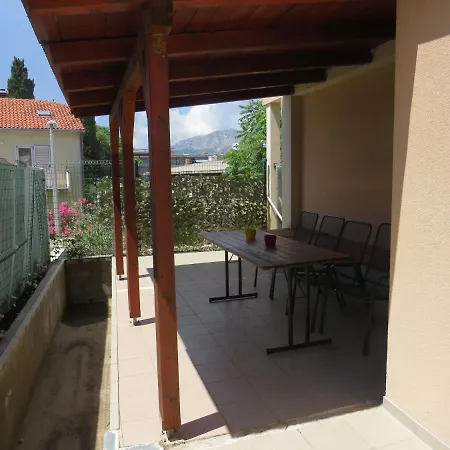 With Big Terrace 3 ספליט
